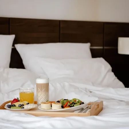 Готель Rozany Gaj - Destigo 4*