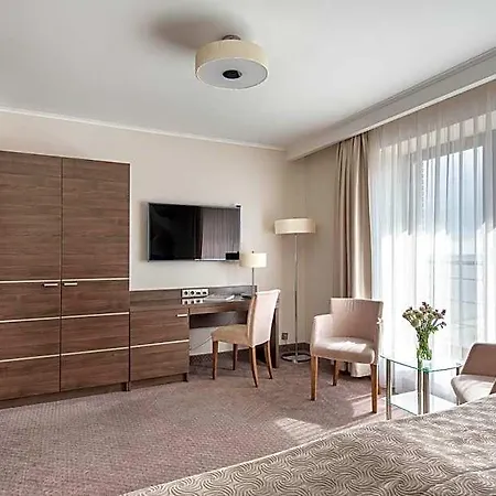 Hotel Różany Gaj - Destigo
